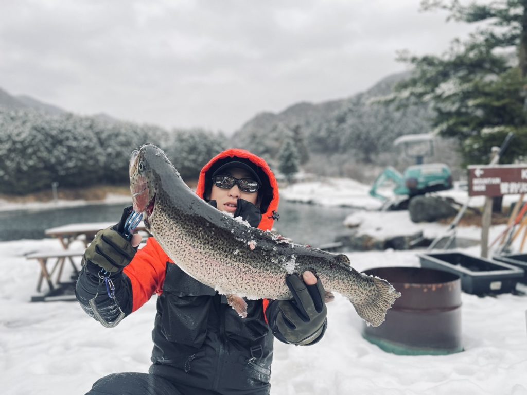 【頂鱒５９ｃｍ】全体