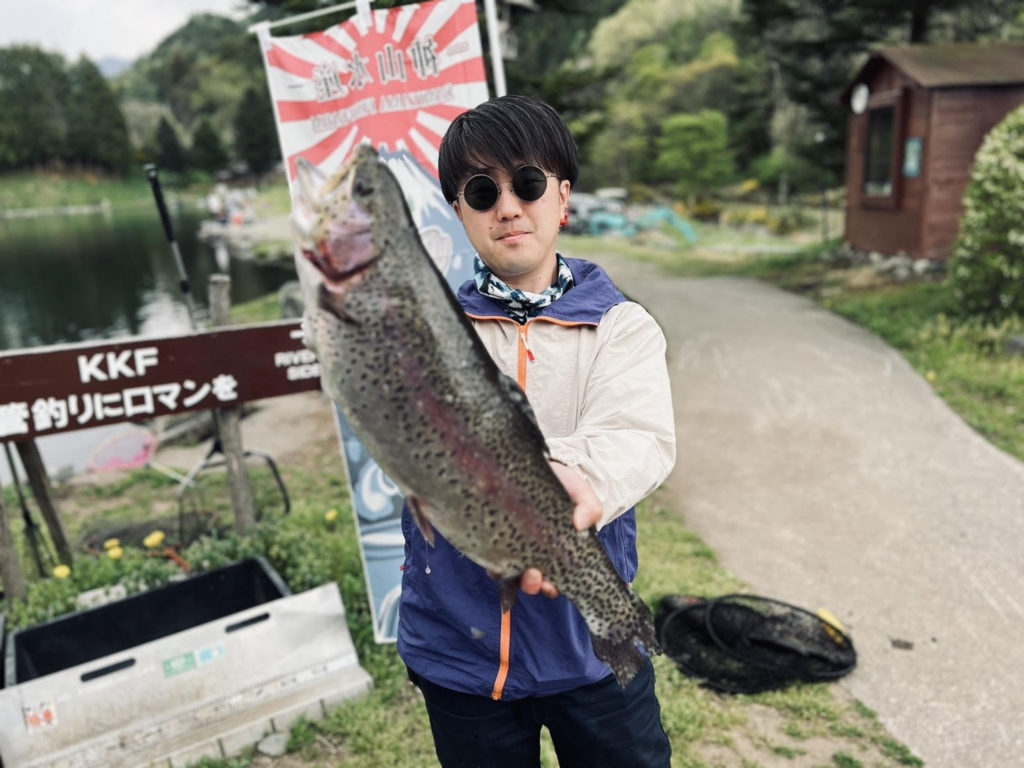 【頂鱒５７ｃｍ】全体