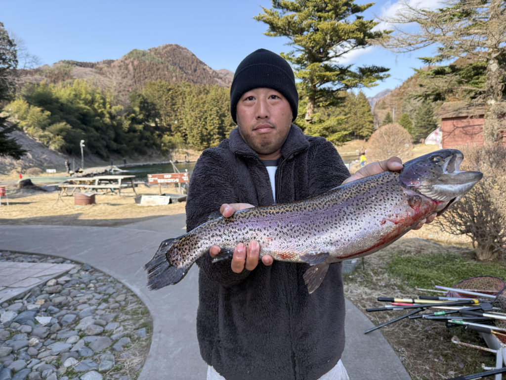 【頂鱒５７ｃｍ】全体