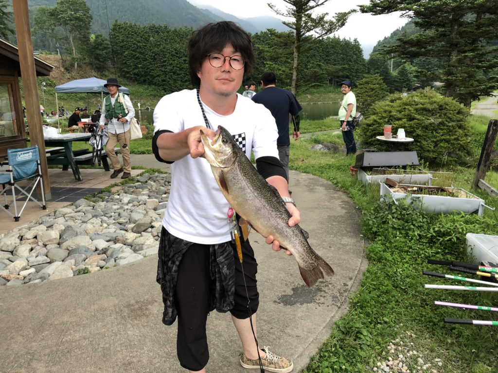【ロックトラウト５４ｃｍ】全体