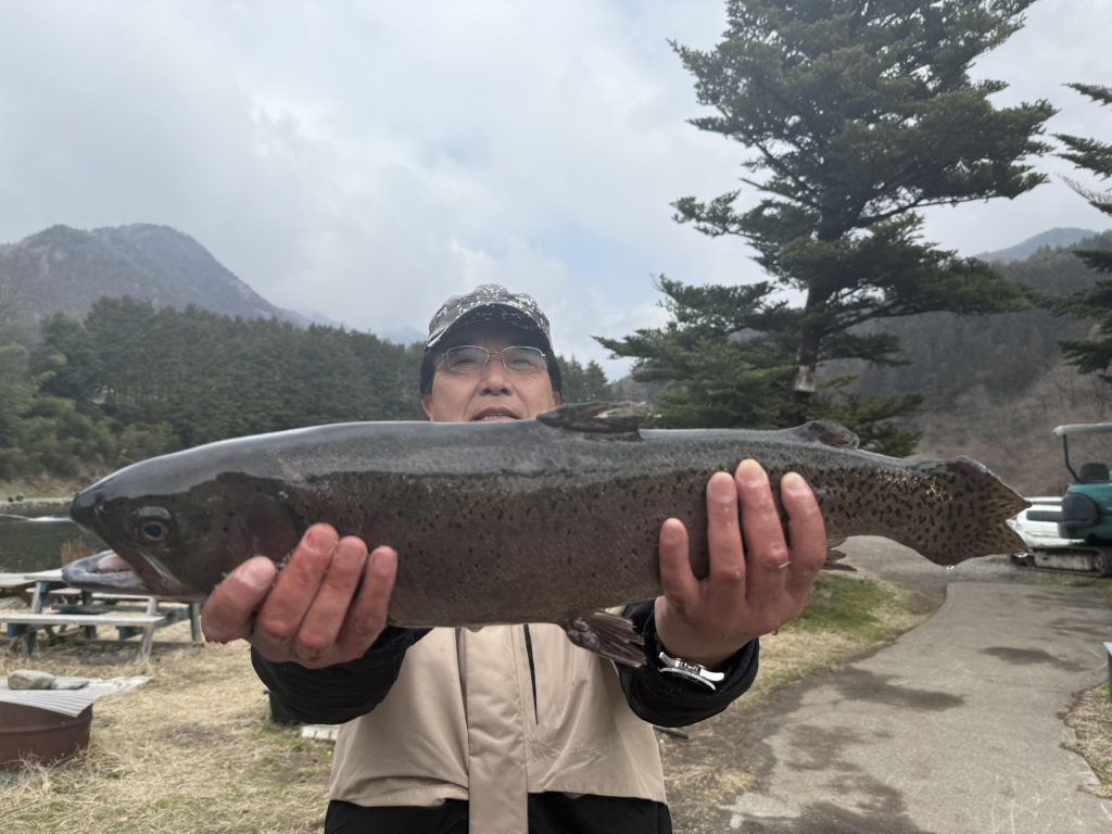 【頂鱒５８ｃｍ】全体