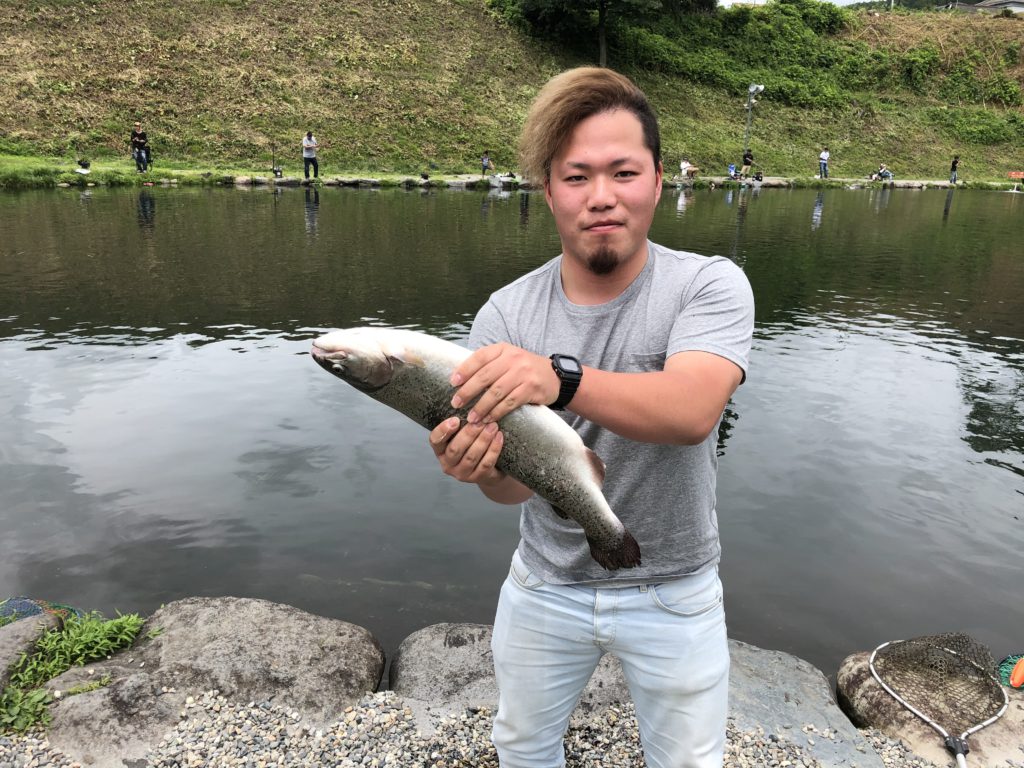 【頂鱒５２ｃｍ】全体