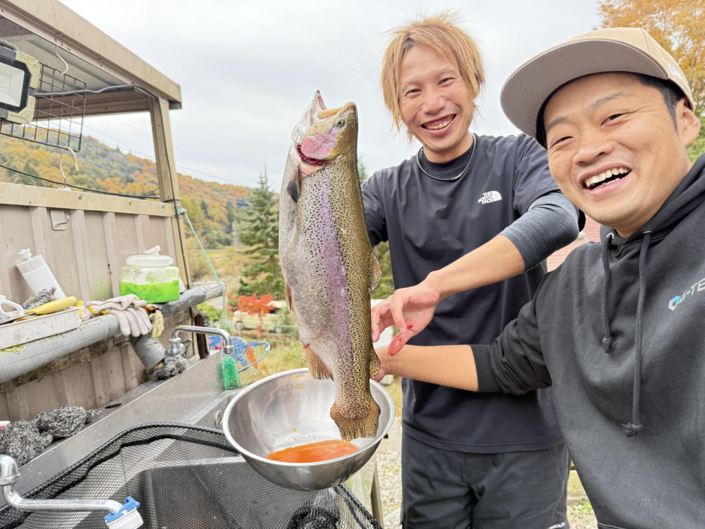 【頂鱒５３ｃｍ】全体