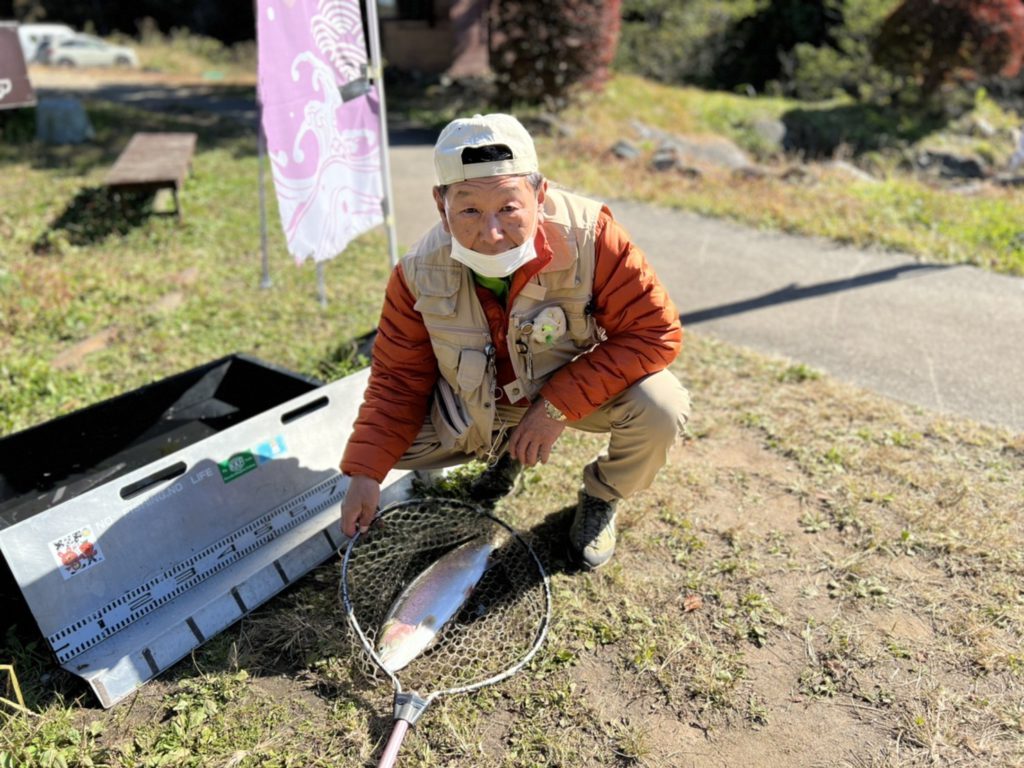 【頂鱒５３ｃｍ】全体