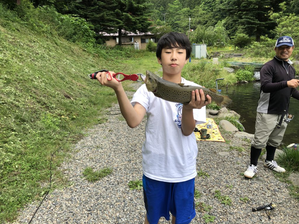 【ブラウントラウト４５ｃｍ】全体