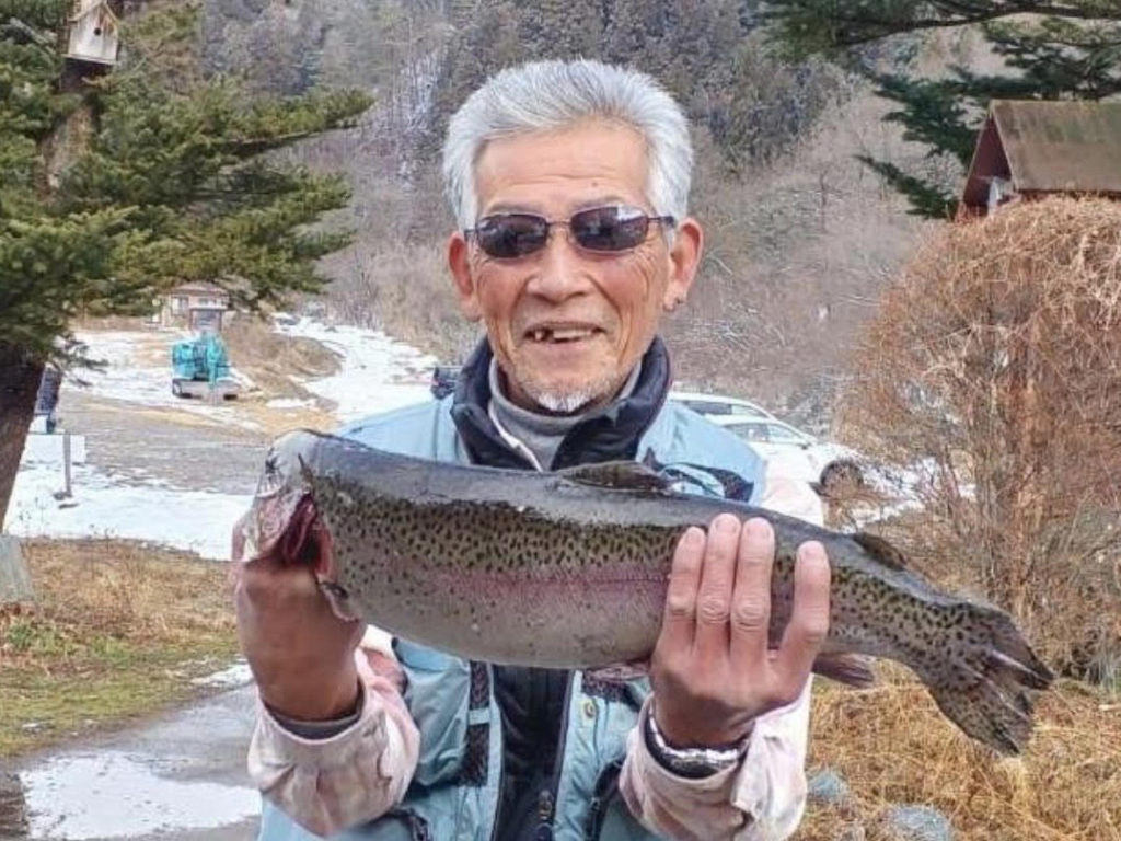 【頂鱒５３ｃｍ】全体