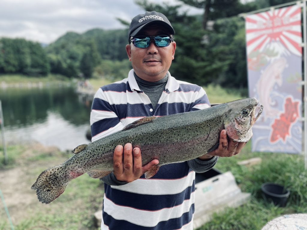 【頂鱒５７ｃｍ】全体