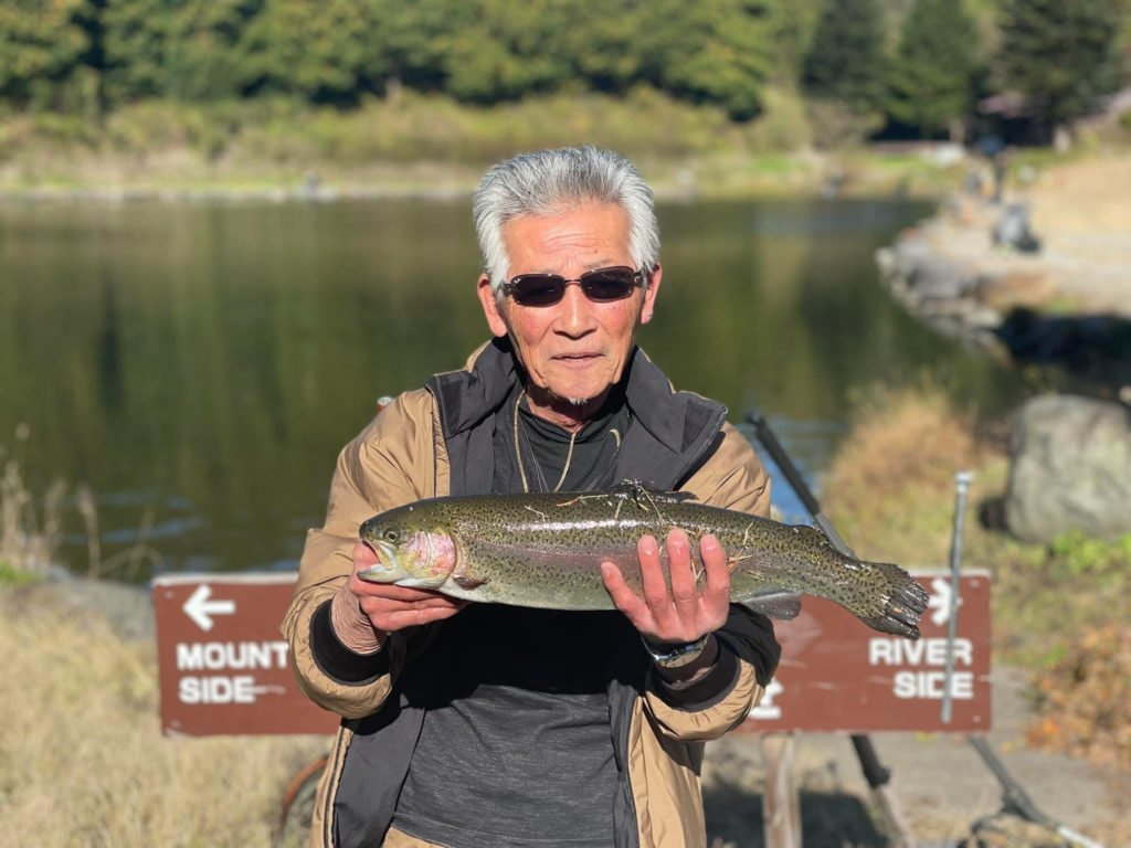 【頂鱒５２ｃｍ】全体