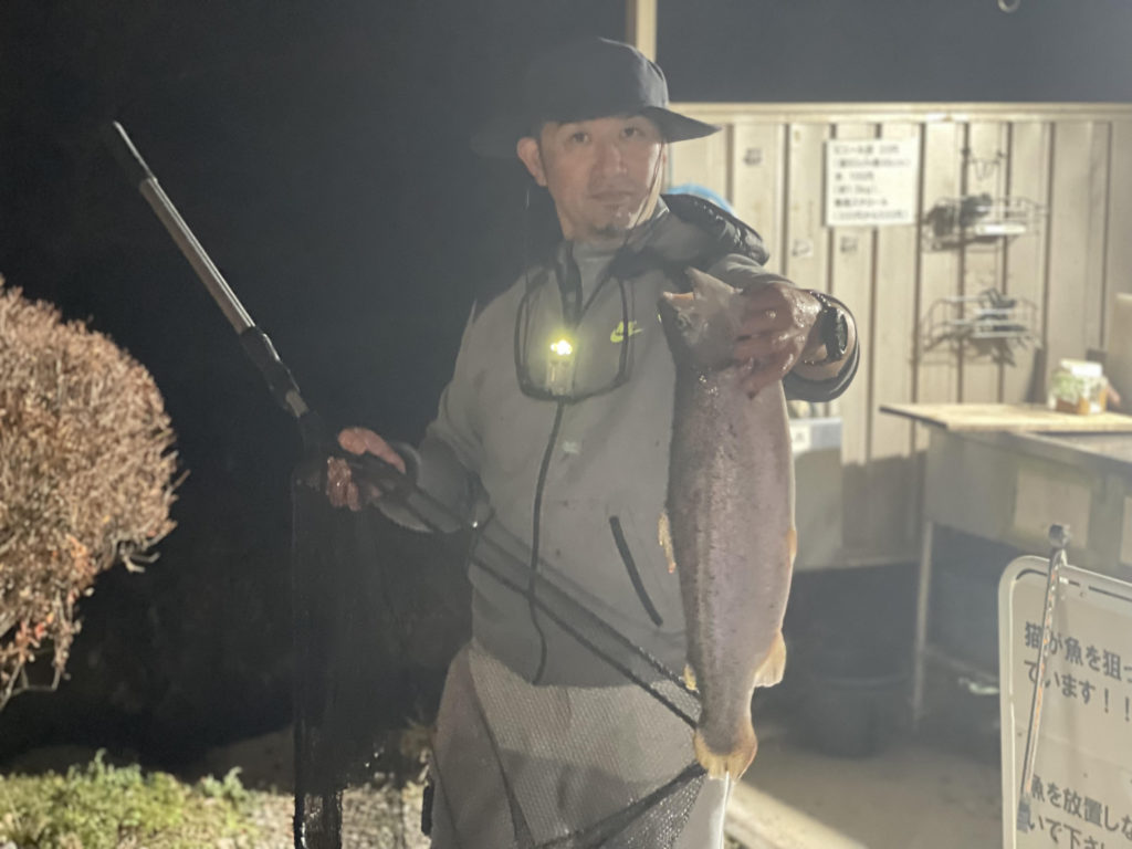 【頂鱒５６ｃｍ】全体