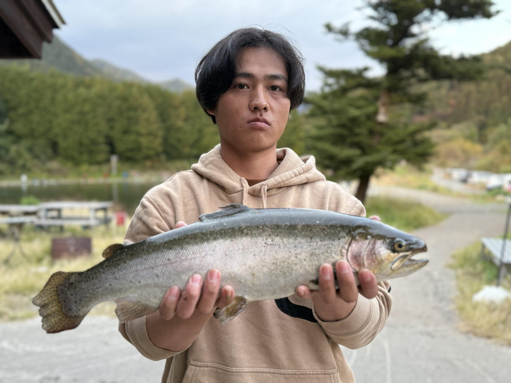 【頂鱒５２ｃｍ】全体