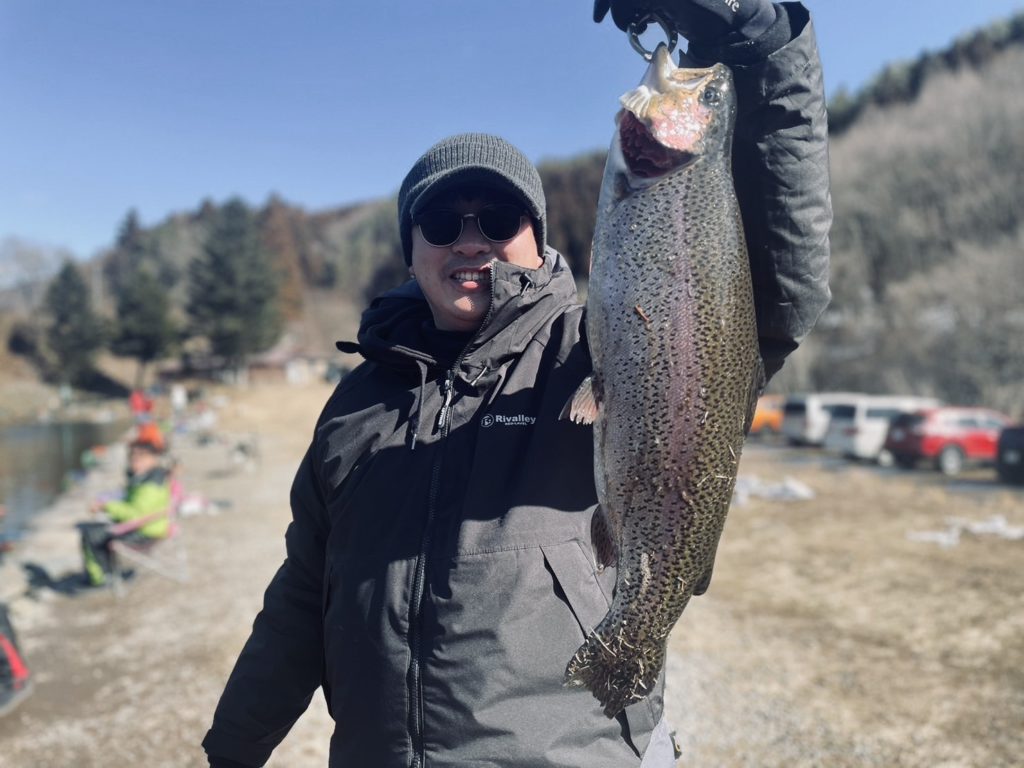 【頂鱒５６ｃｍ】全体