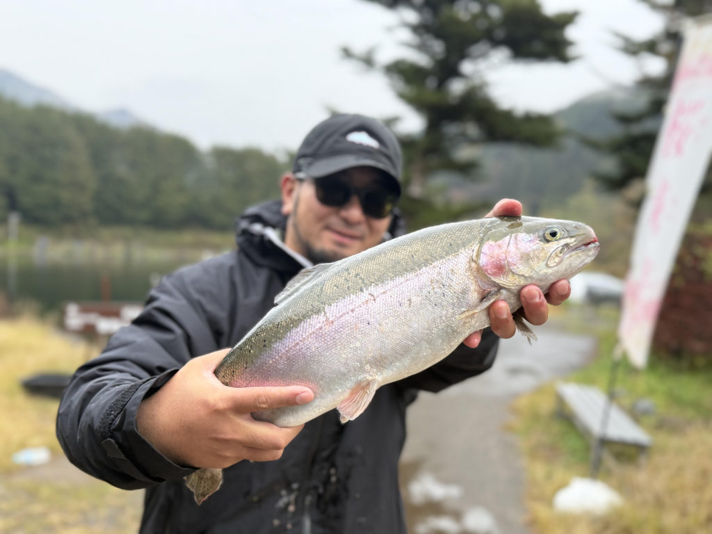 【頂鱒５６ｃｍ】全体