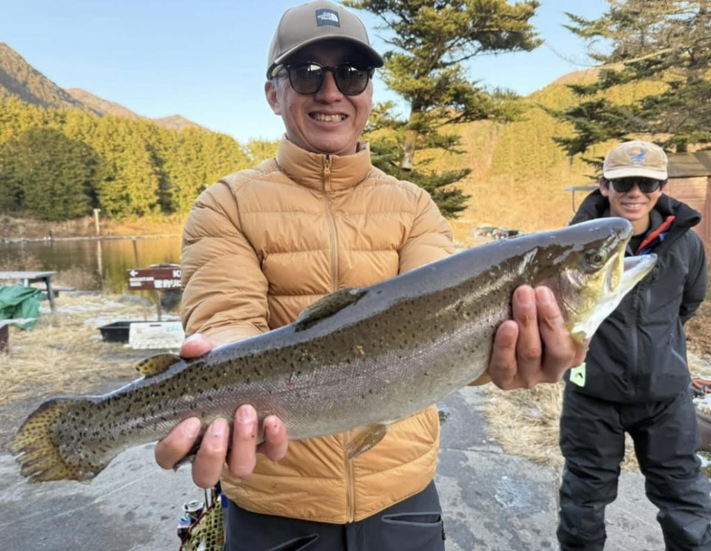 【頂鱒５４ｃｍ】全体