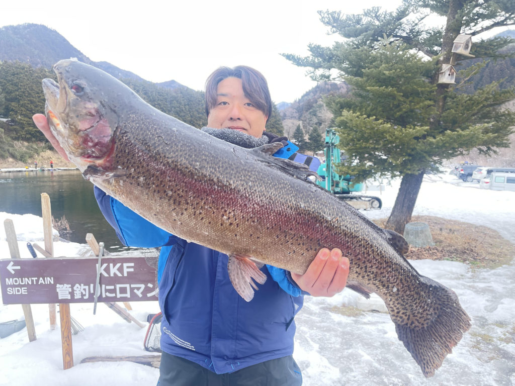 【頂鱒７７ｃｍ】全体