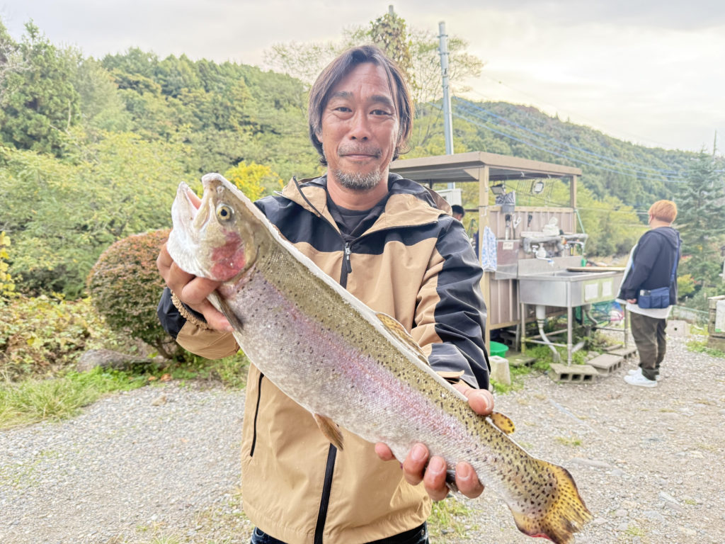 【頂鱒５２ｃｍ】全体