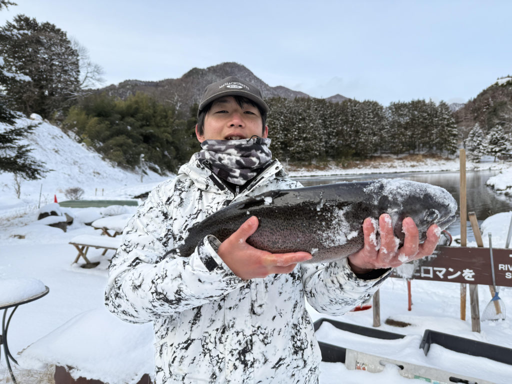 【頂鱒６１ｃｍ】全体