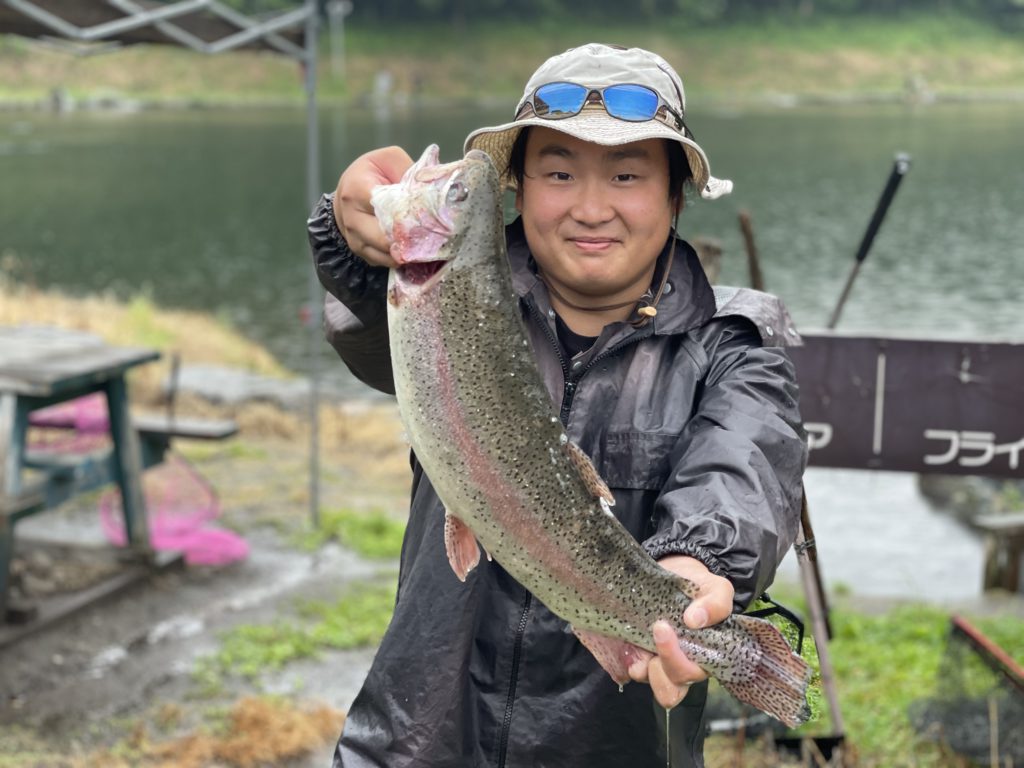 【頂鱒５６ｃｍ】全体