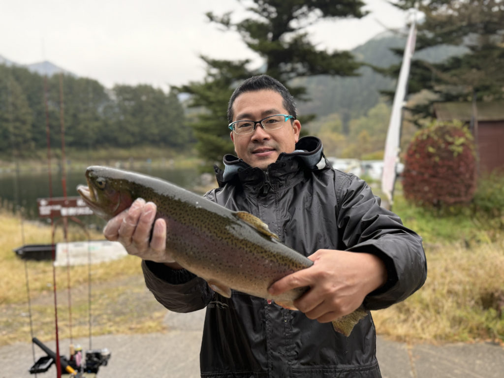 【頂鱒５２ｃｍ】全体