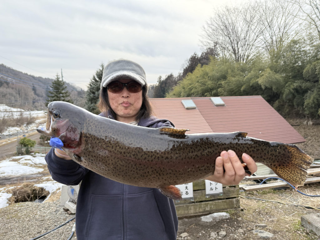 【頂鱒５６ｃｍ】全体