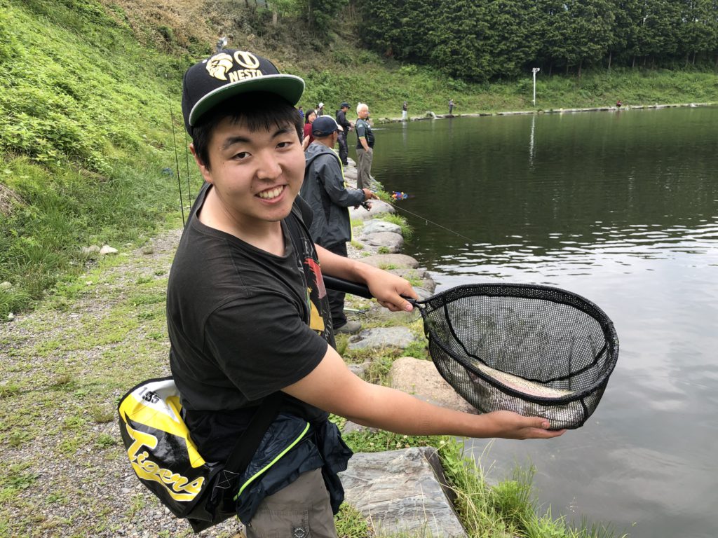 【頂鱒５３ｃｍ】全体