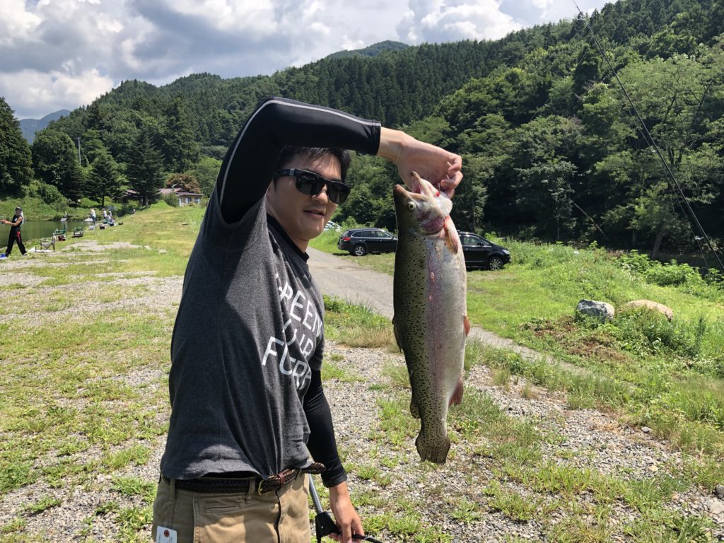 【頂鱒５６ｃｍ】全体
