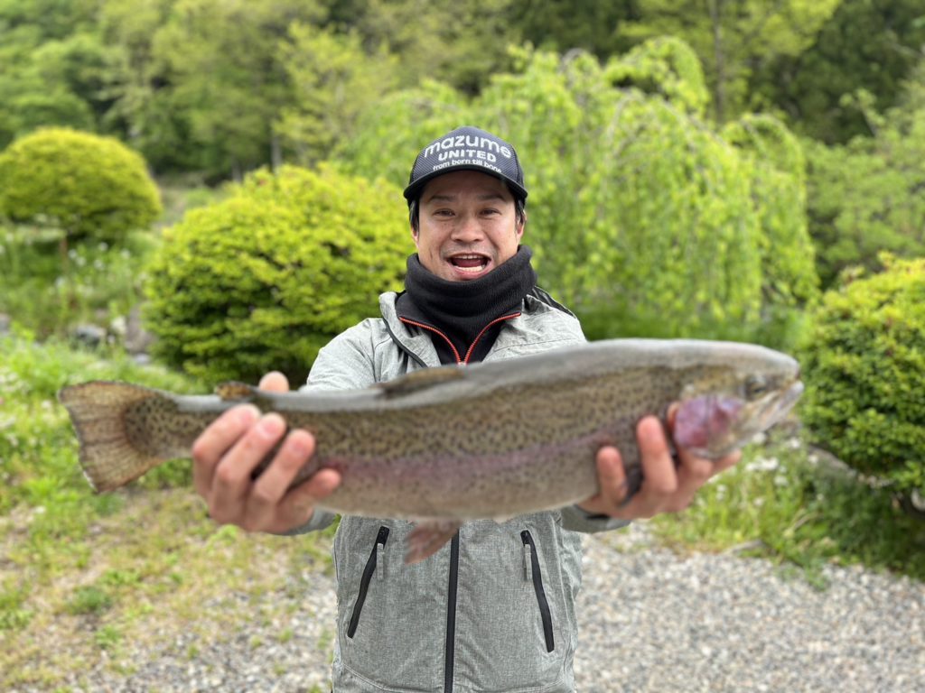 【頂鱒５６ｃｍ】全体