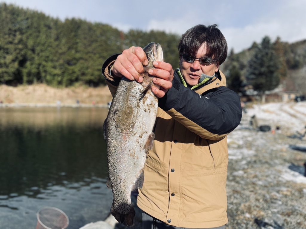 【頂鱒５７ｃｍ】全体