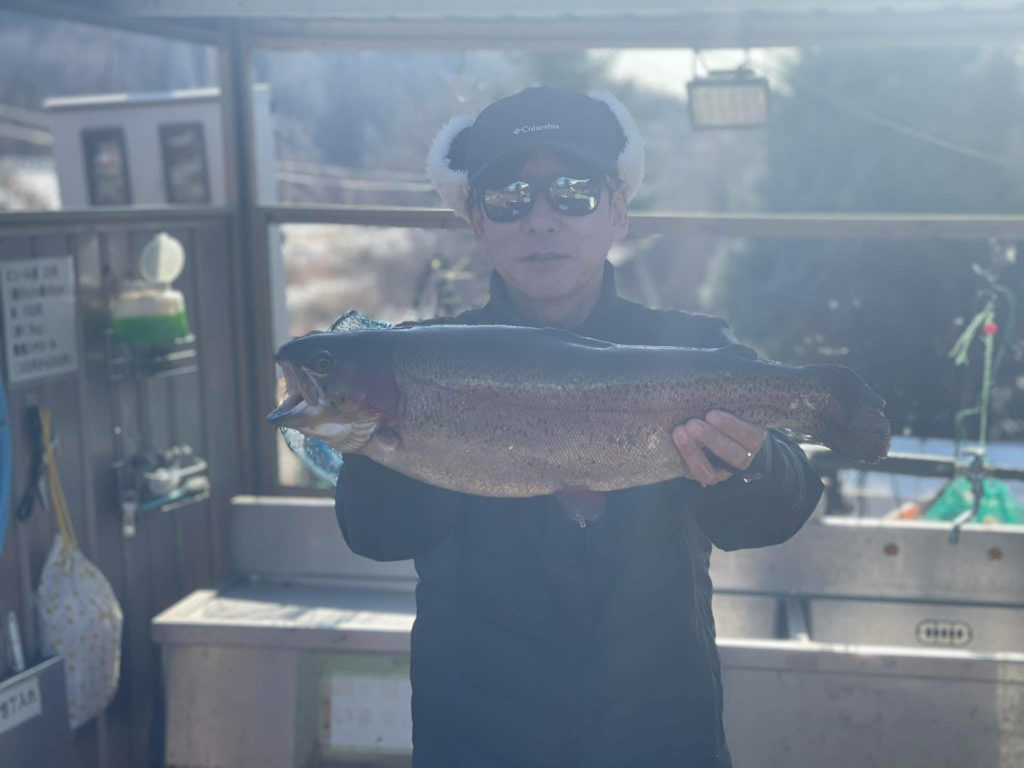 【頂鱒５７ｃｍ】全体