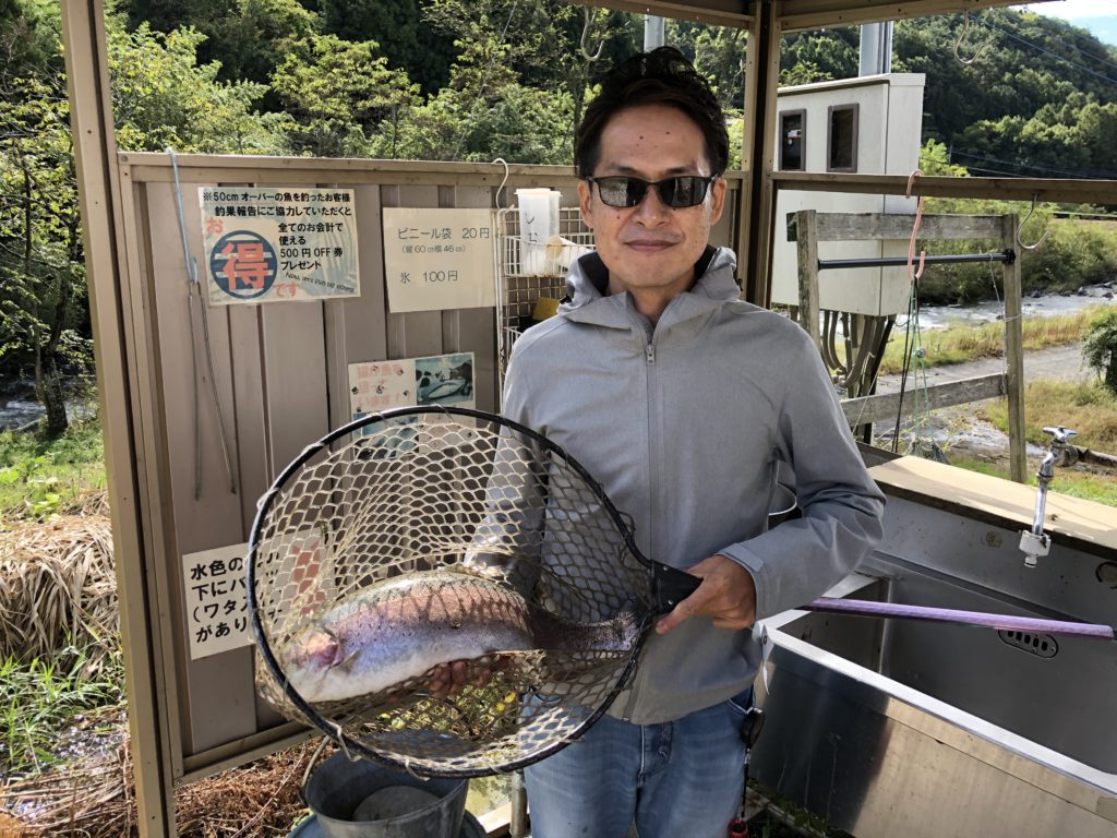 【頂鱒５６ｃｍ】全体