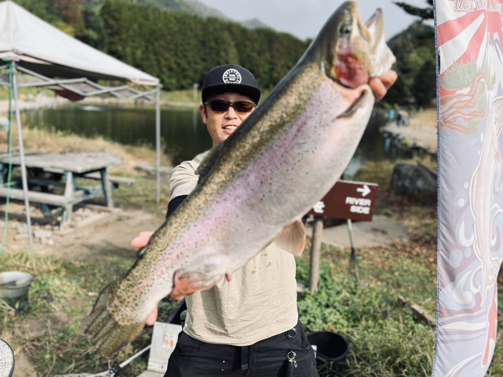 【頂鱒７２ｃｍ】全体