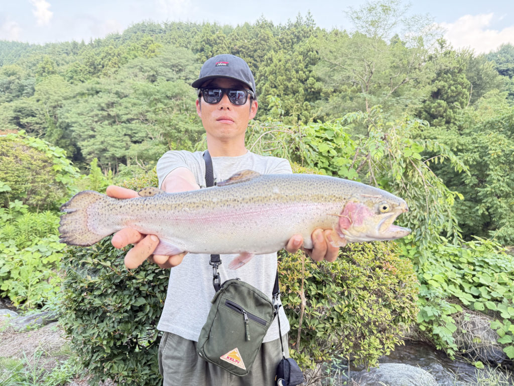 【頂鱒５３ｃｍ】全体