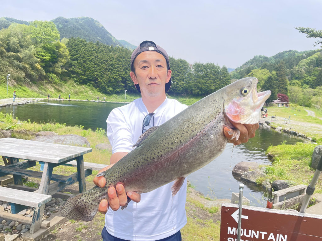 【頂鱒５７ｃｍ】全体