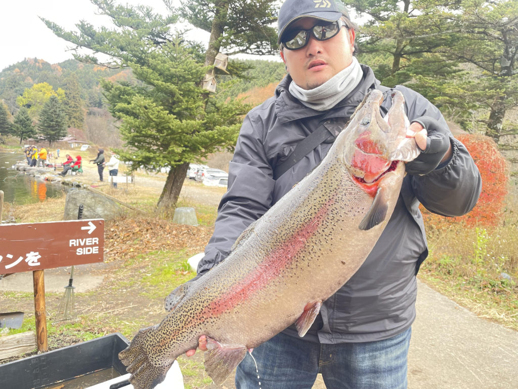 【頂鱒８４ｃｍ】全体