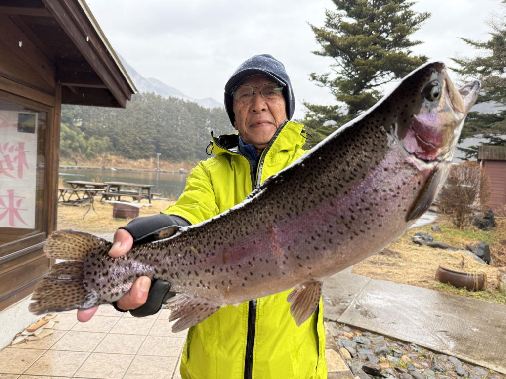 【頂鱒５８ｃｍ】全体