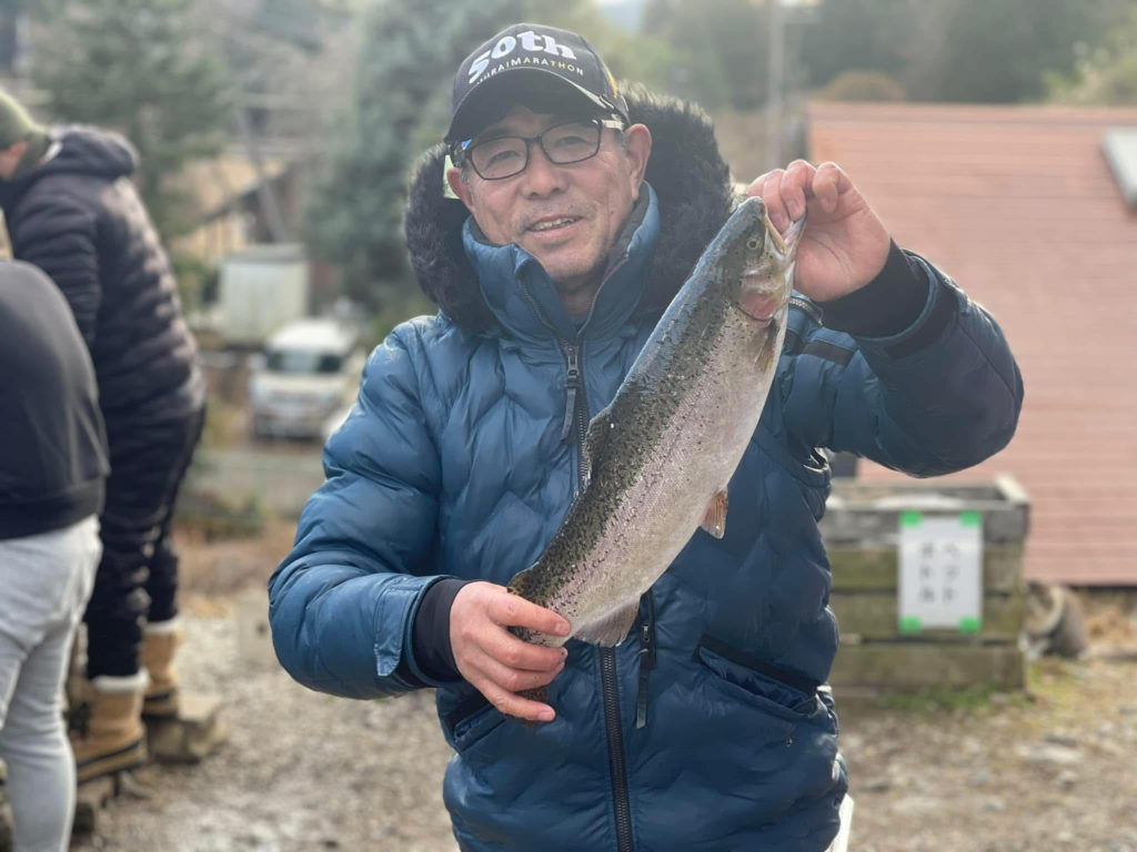 【頂鱒５３ｃｍ】全体