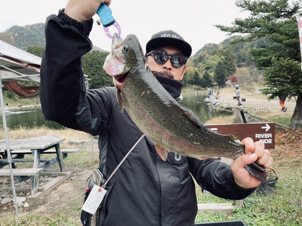 【頂鱒５２ｃｍ】全体