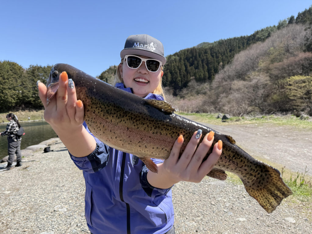 【頂鱒５６ｃｍ】全体