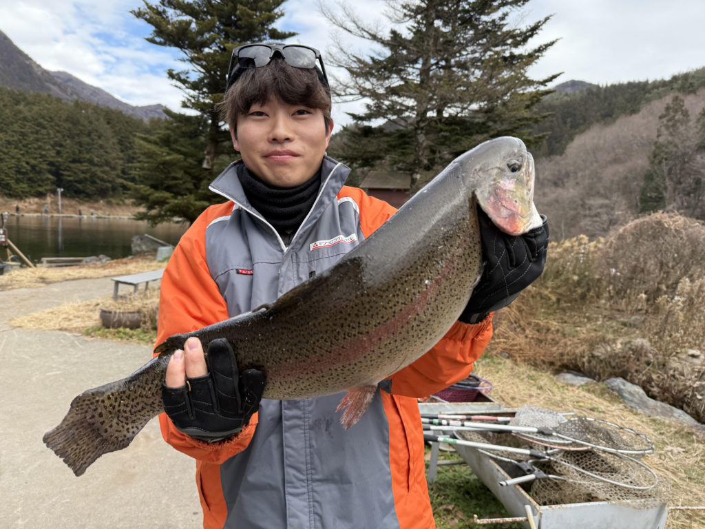 【頂鱒６４ｃｍ】全体