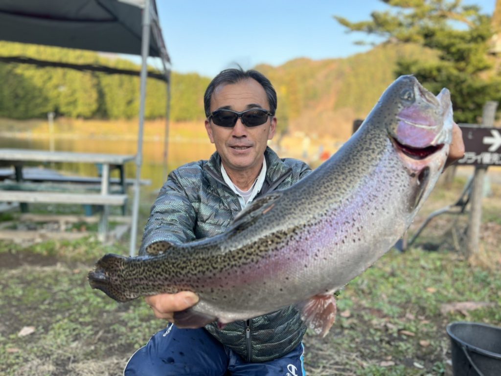 【頂鱒５３ｃｍ】全体