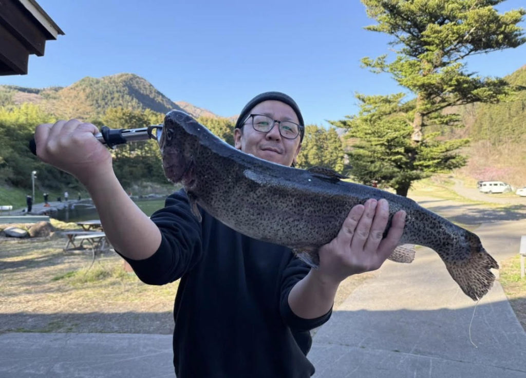 【頂鱒５９ｃｍ】全体