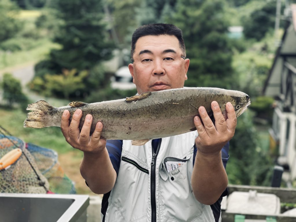 【頂鱒５６ｃｍ】全体