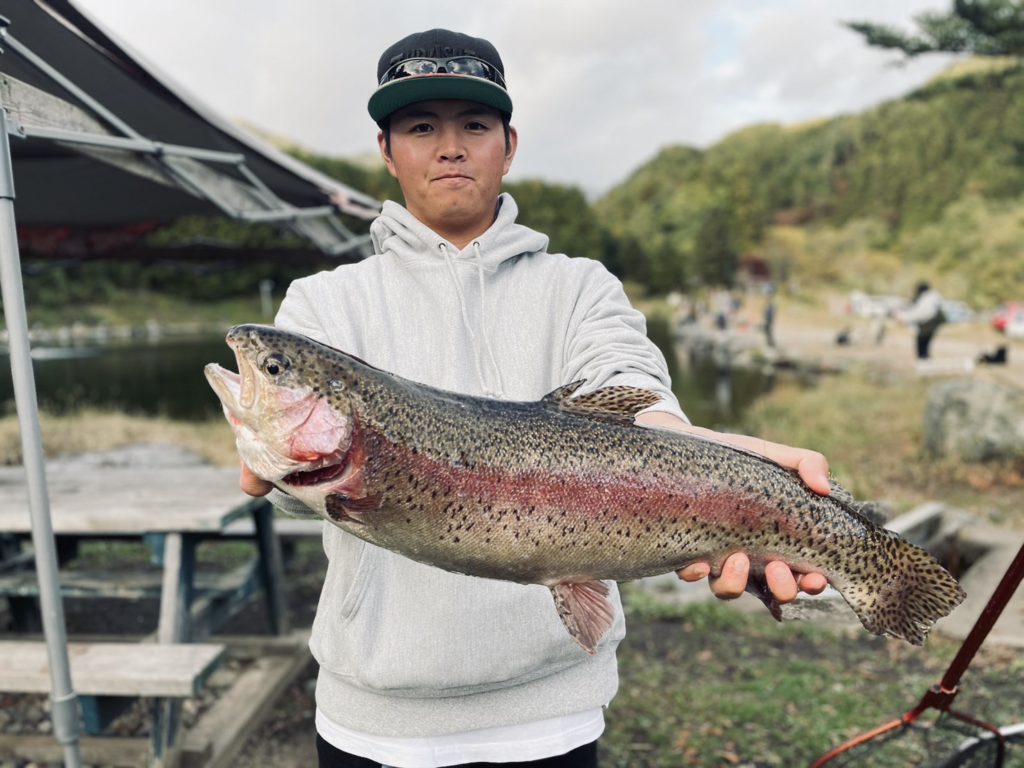 【頂鱒５７ｃｍ】全体